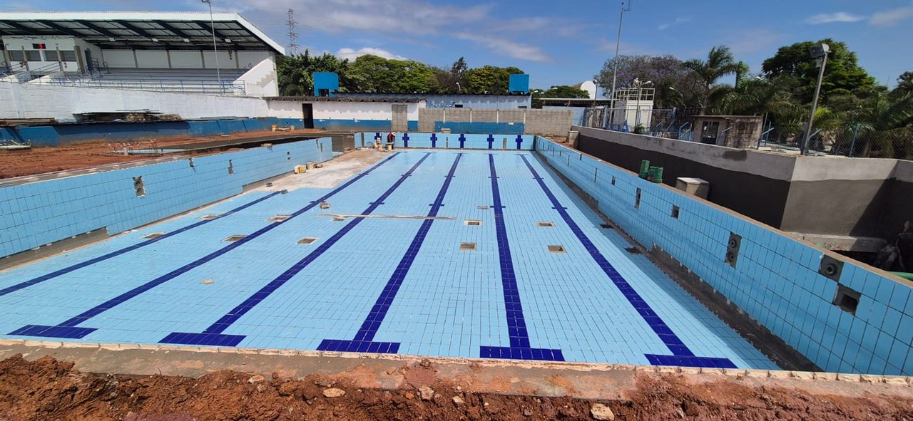 Piscina adaptada do Bolão entra na reta final das obras